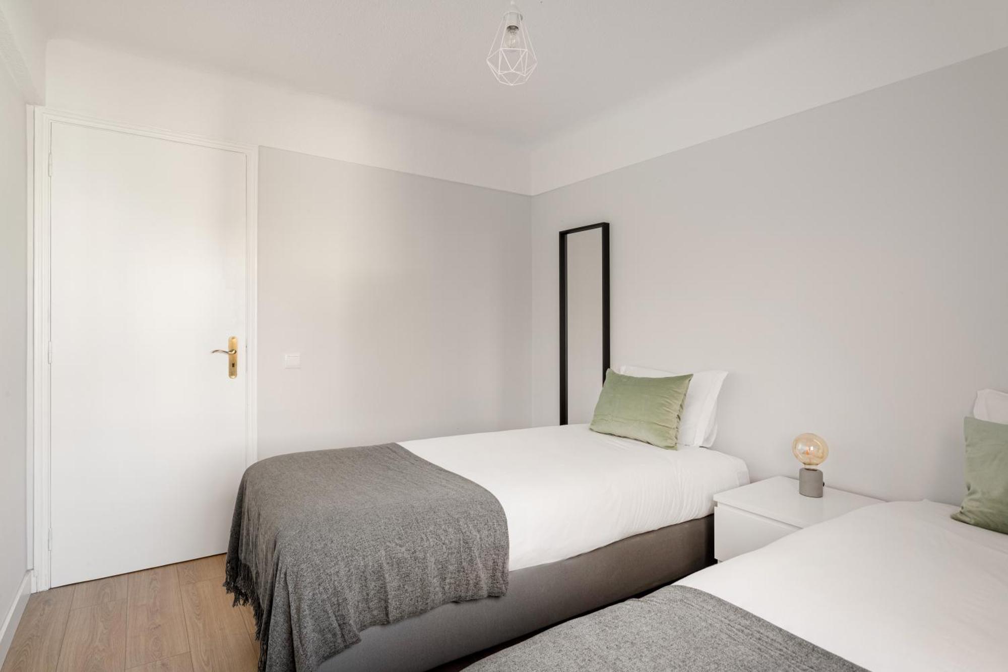 Wfh Urban Retreat At Carnide Apartamento *